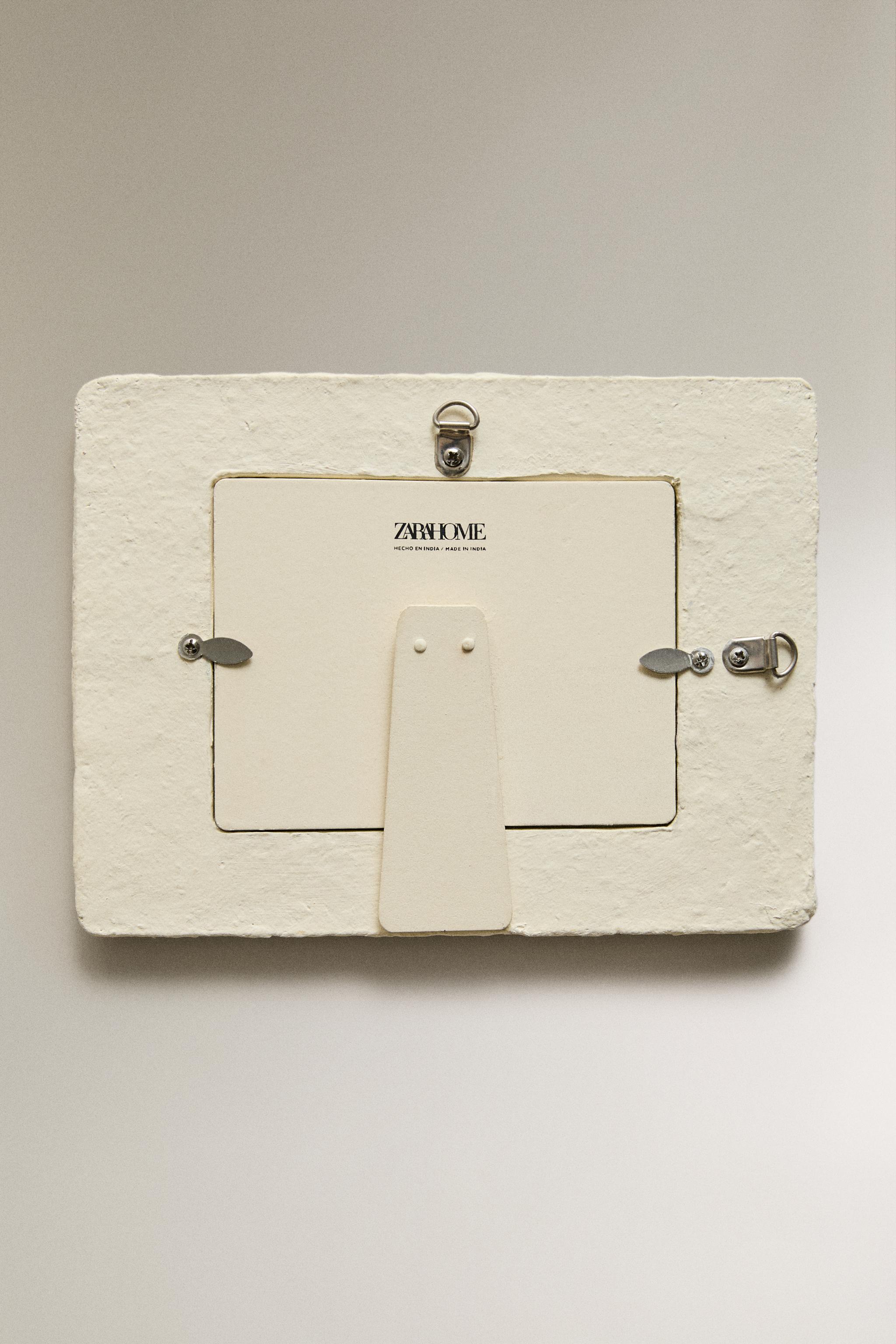 PAPER PICTURE FRAME